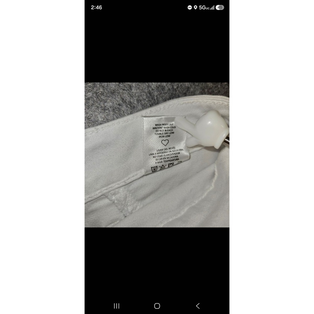 Fashion Nova White High Rise Skinny Jeans Distressed Knee Cutout Size 3 NWT - Picture 11 of 12